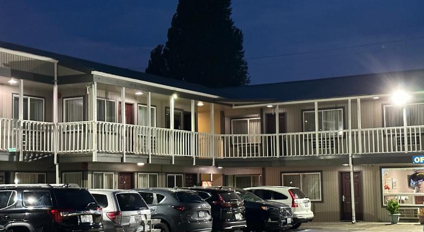 Royal Victorian Motel photo