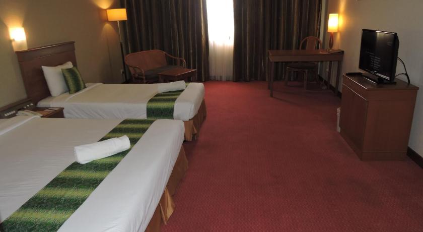 Image of Deluxe Triple - 3 Single Beds 12