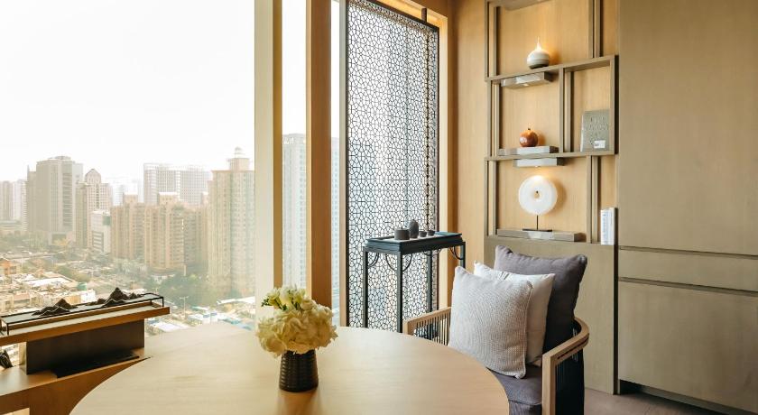 Image of Guest room, 2 Double, City view, High floor 5