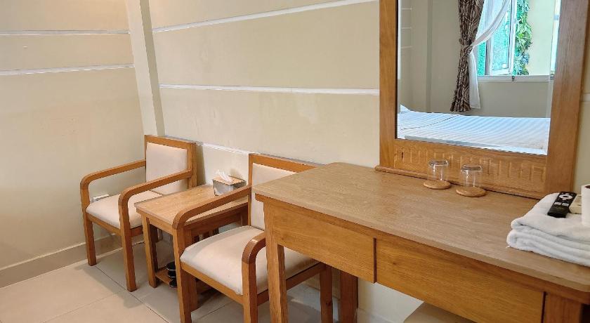 ROYAL HOTEL. – Ho Chi Minh City, LA