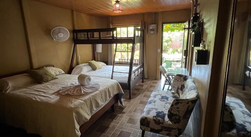 Tortuguero Hill Rooms