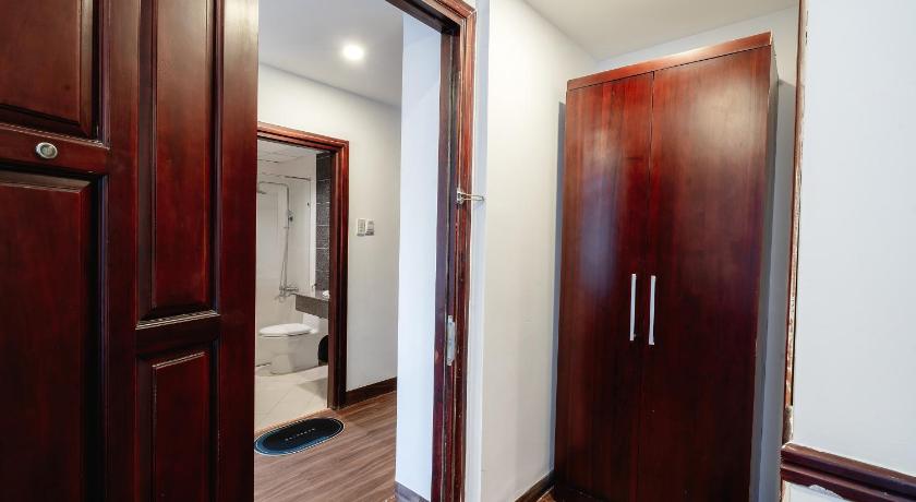 King Hotel - image 12