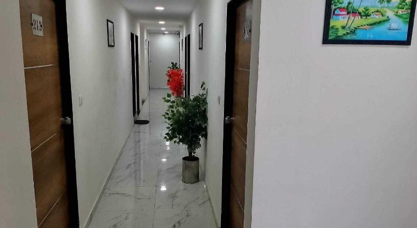 OYO Hotel Radhika Guest House photo