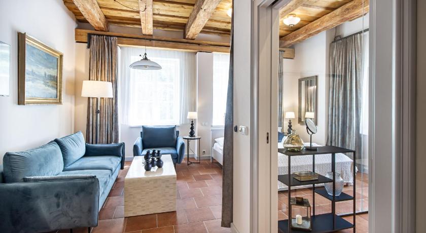 Image of Deluxe Triple Room 3