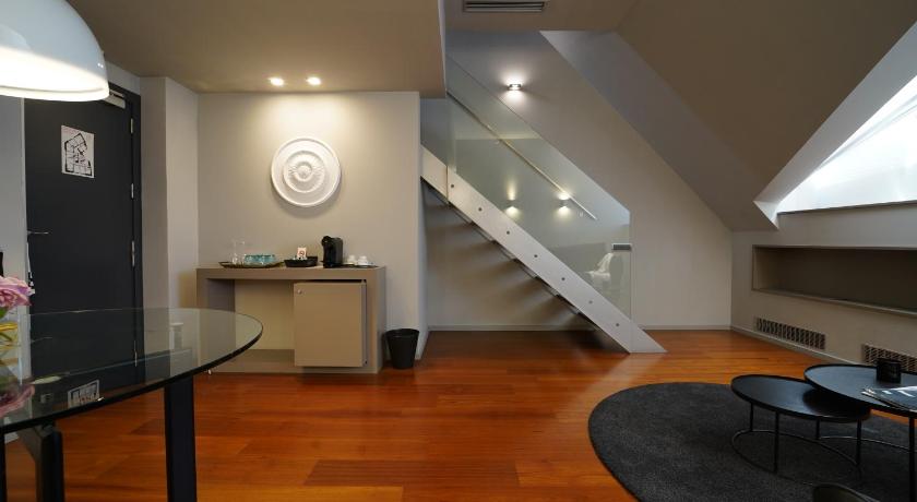 Image of King Suite 7