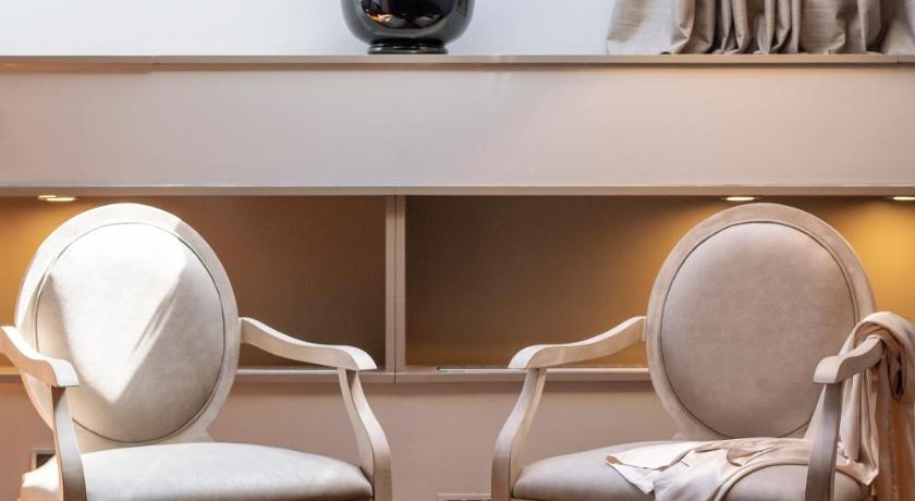 Image of King Suite 9
