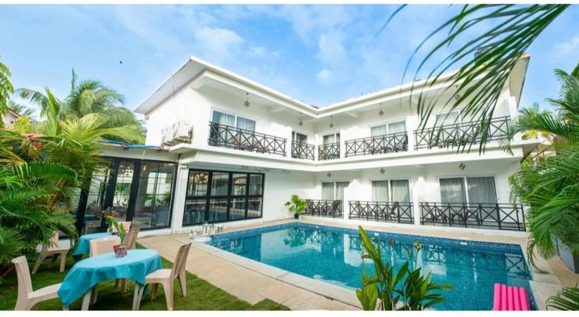 Antaliya - Walk by the Morjim Beach — Hotel in Goa