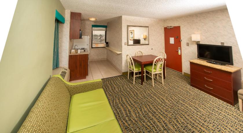 The Breakers Resort Inn photo