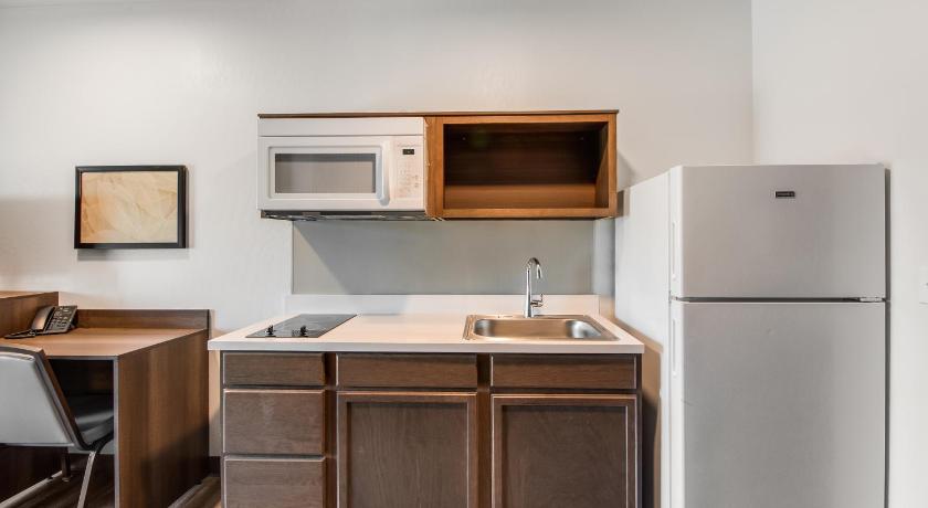 베이커스필드 (CA) WoodSpring Suites Bakersfield Airport 숙소 레스토랑