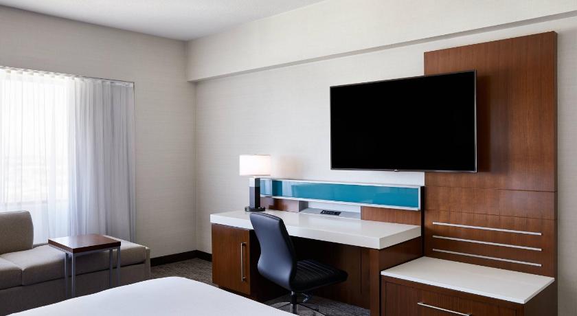 Delta Hotels by Marriott Phoenix Mesa photo