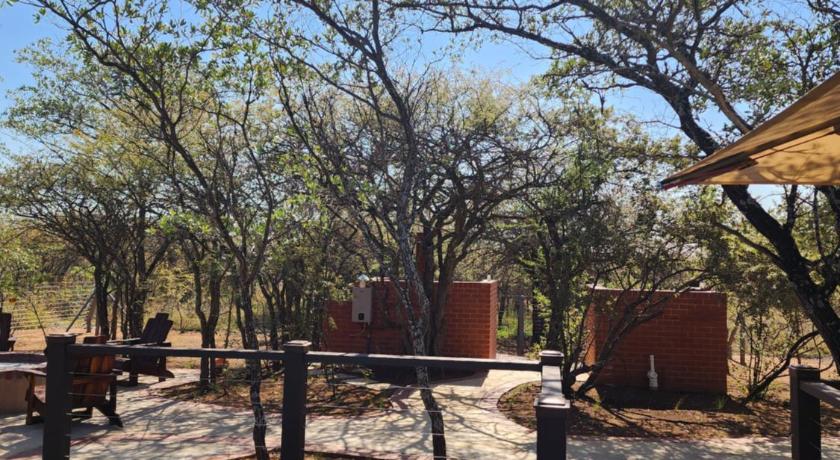 Crimson Bush Lodge photo