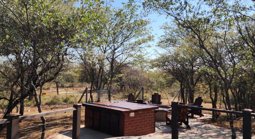 Crimson Bush Lodge photo