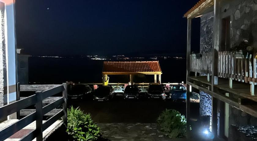 サン・ジョルジェ・ド・ピコ Sara Village 4つ星 ゲストハウス 外観