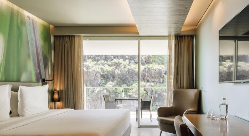 Image of Side Ocean View 0