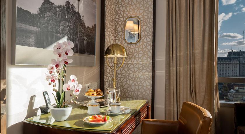 Image of Junior Suite with Canal View 6