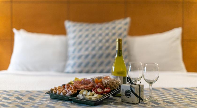 Hotel &amp; cie — Hotel in Sainte-Anne-Des-Monts (QC)