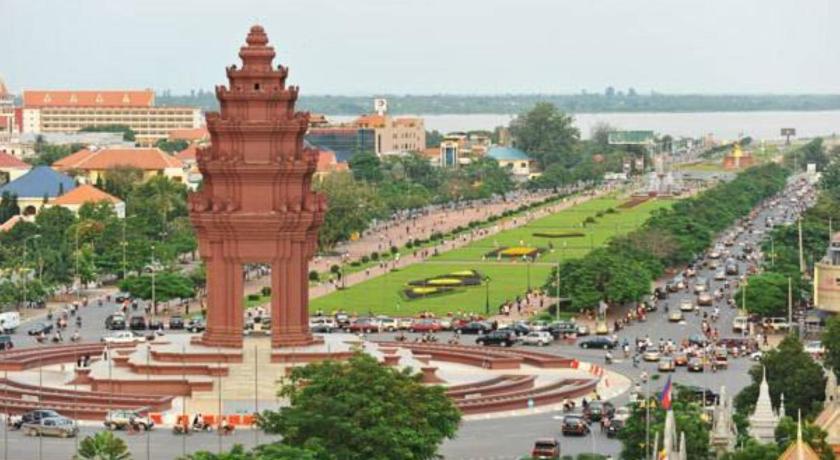 ibis budget Phnom Penh Riverside photo