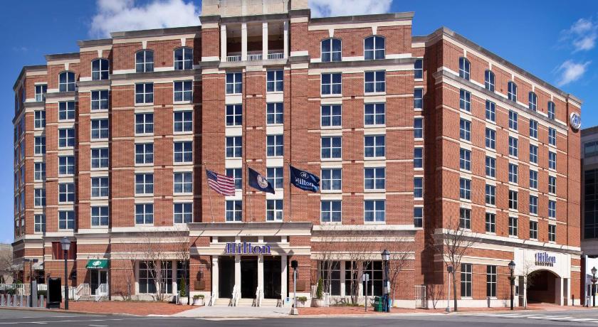 Hilton Alexandria Old Town photo