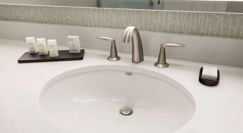 Image of 2 ROOM SUITE-1 KING BED-CITYVIEW-NON SMOKING 10
