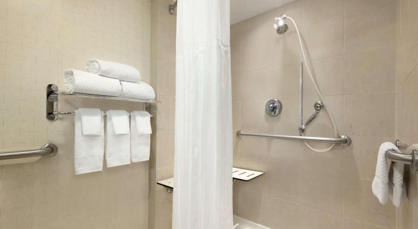 DoubleTree by Hilton Hotel Annapolis photo