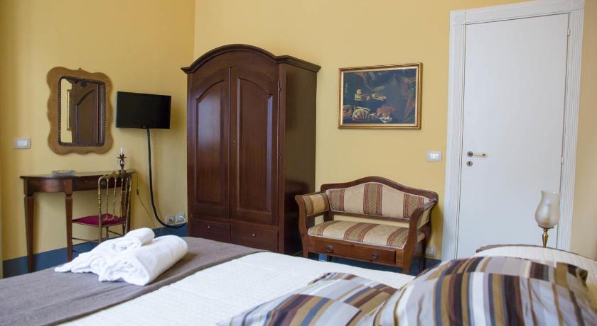 Image of Double Room with Private Bathroom 7