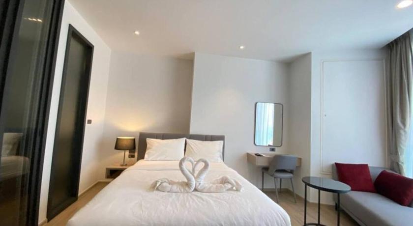 파타야 Edge Seaside Luxury Stylish Condo steps away from beach 4성급 싱글룸 수영장