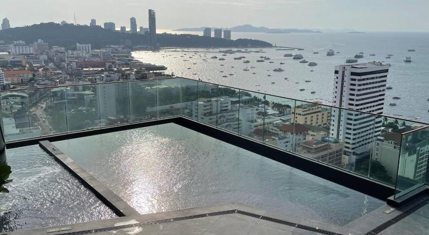 파타야 Edge Seaside Luxury Stylish Condo steps away from beach 4성급 싱글룸 로비