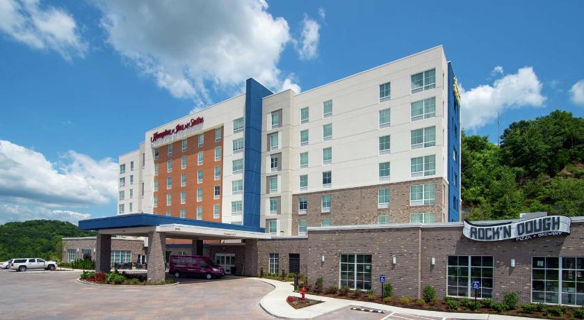 Hampton Inn & Suites Nashville North Skyline photo