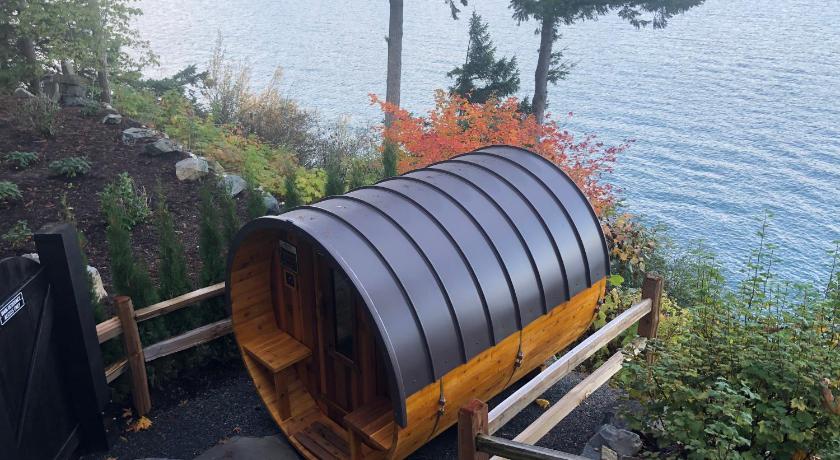 The Lodge on Harrison Lake photo