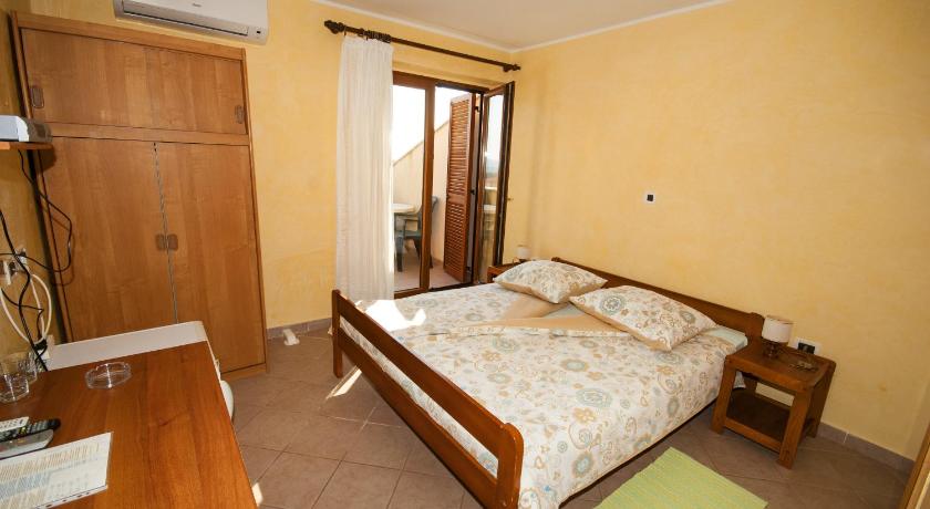 Guesthouse Villa Lena photo