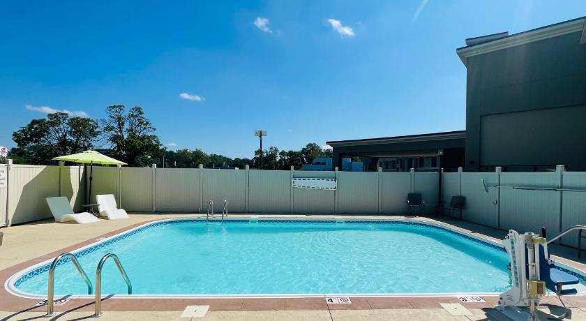 Clarion Inn and Suites photo
