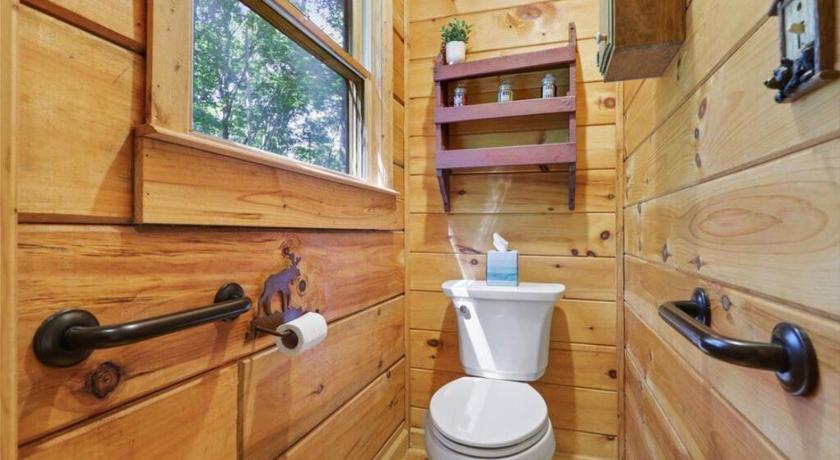 Cherrylog Open Studio Lodge at Little Rock Creek 2-Star Accommodation room