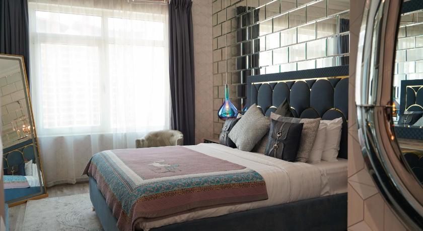 Image of Premium 1 Bedroom Direct Sea View - Beach Access for 2 Included 13