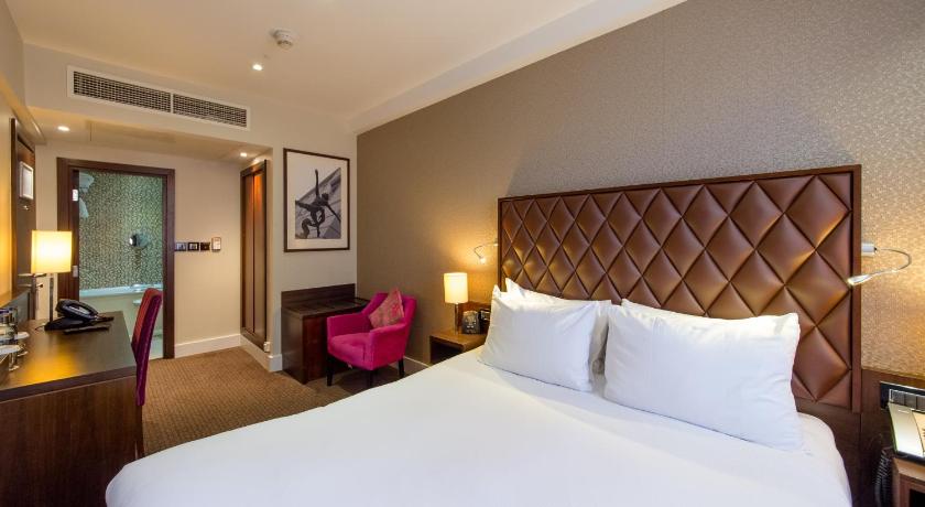 Image of Queen Guest Room 4