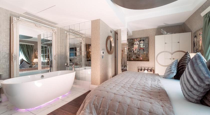 Image of Junior Suite with Balcony 0