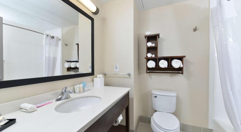 Hampton Inn & Suites Des Moines Downtown photo