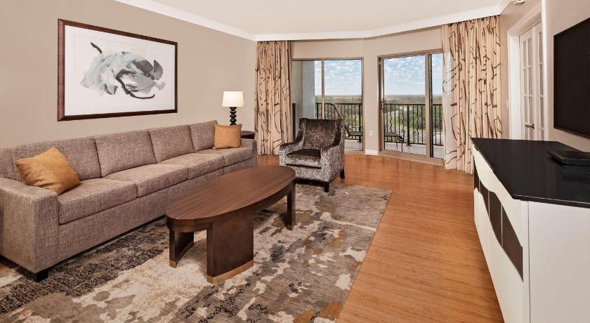 Image of 2 BEDROOM 1 KING 1 QUEEN SUITE AND SOFABED 0