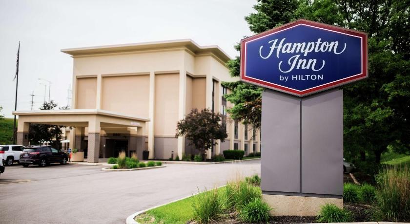 Hampton Inn Milwaukee-Northwest photo