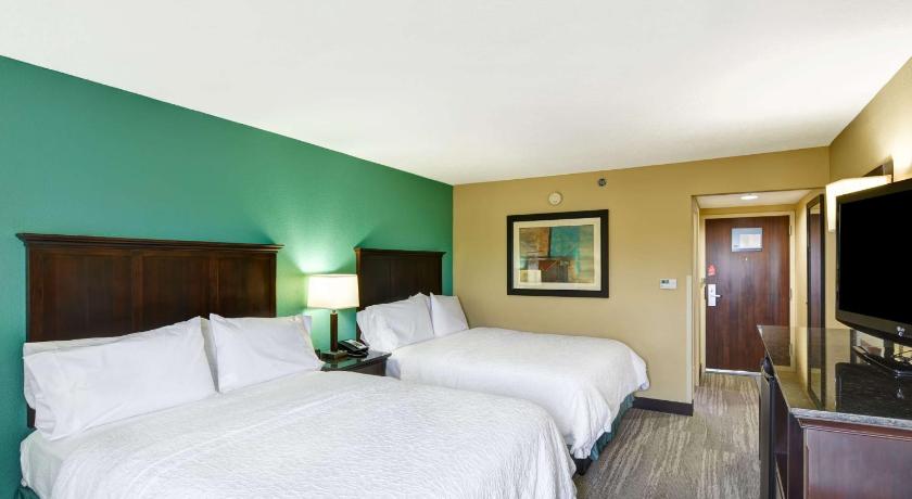 Image of 2 Queen Beds Bayview W/Balcony Nonsmoking 5