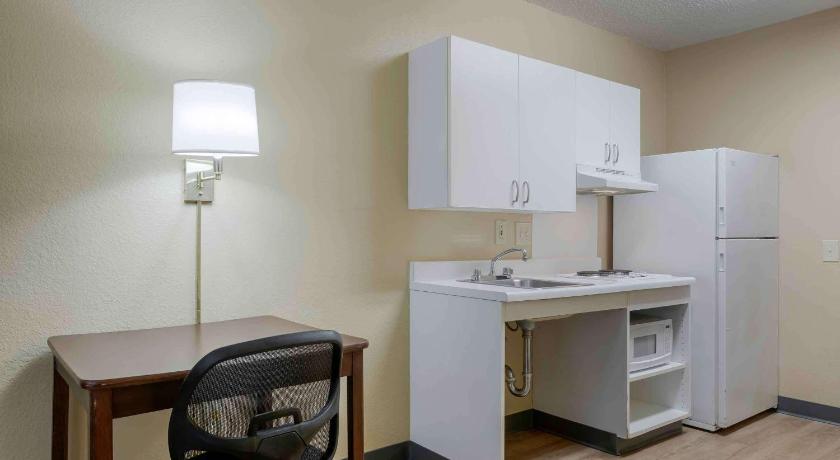 Extended Stay America Suites - Detroit - Farmington Hills photo
