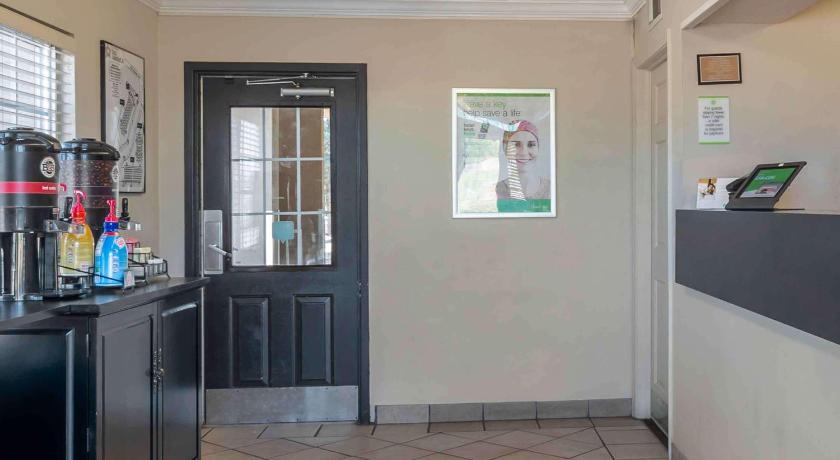 Extended Stay America Suites - Kansas City - Shawnee Mission photo