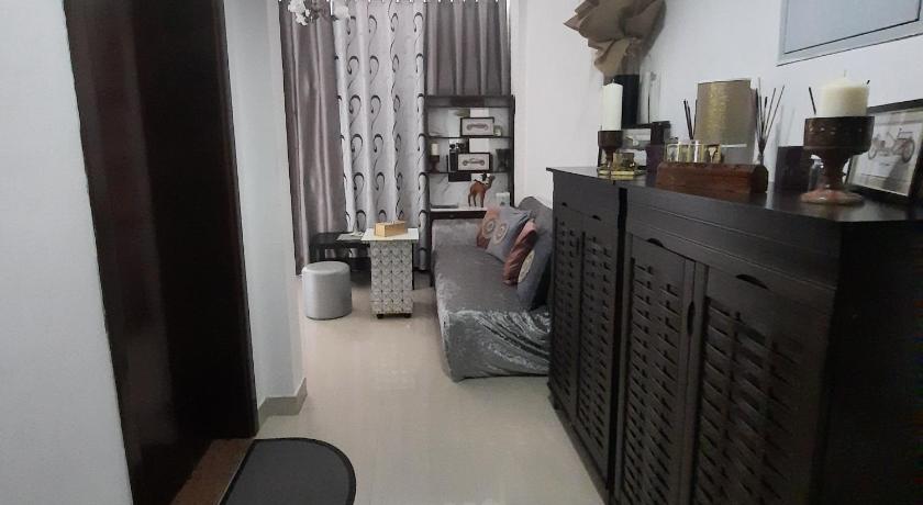 Beach side Private Room at Sharjah-Dubai border - image 33