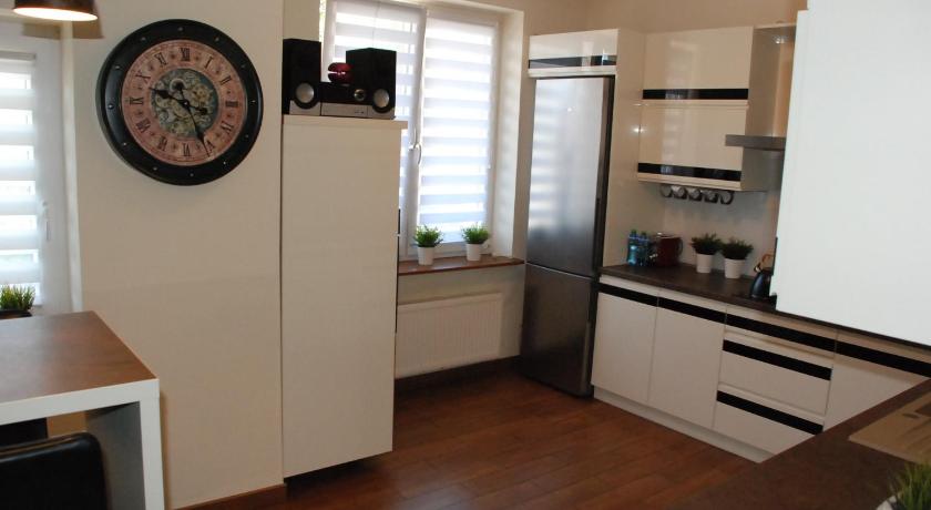 Raseiniai Hotelik Manhatan 2-Star Hotel exterior