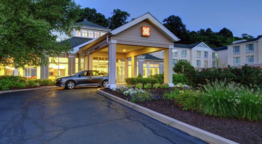 Hilton Garden Inn Norwalk photo