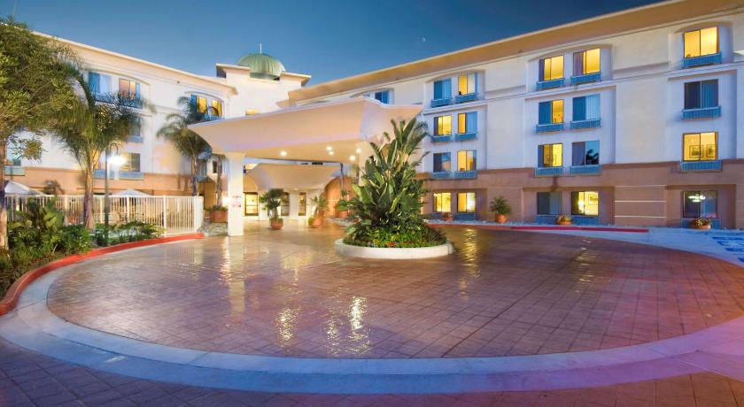 Hampton Inn San Diego Del Mar photo