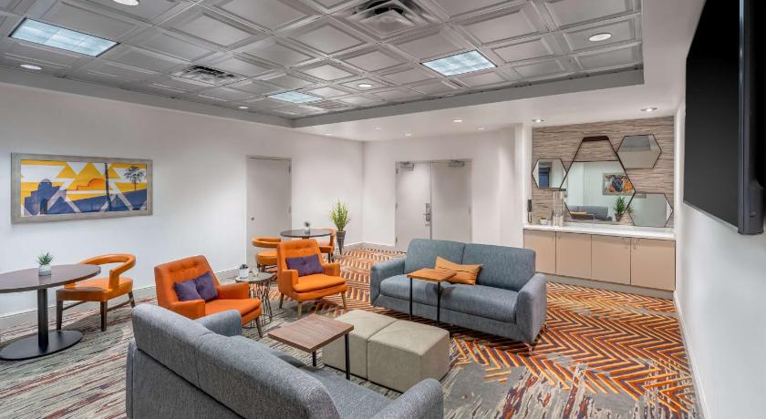 Hilton Garden Inn Scottsdale Old Town photo