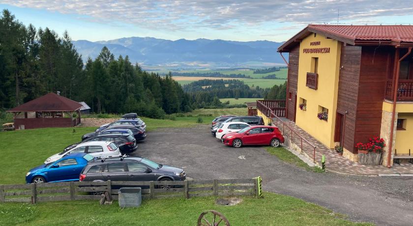 Penzion pod Barancom — Hotel in Ziar