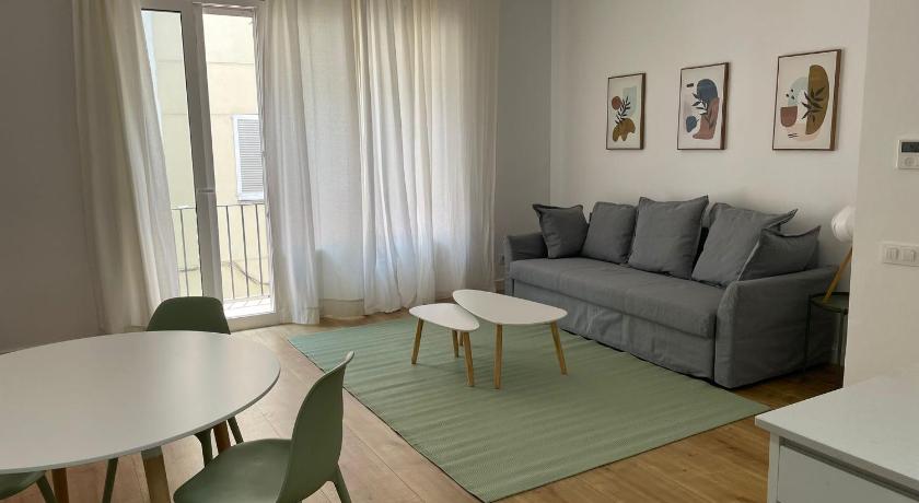 Gaudi Street Apartments
