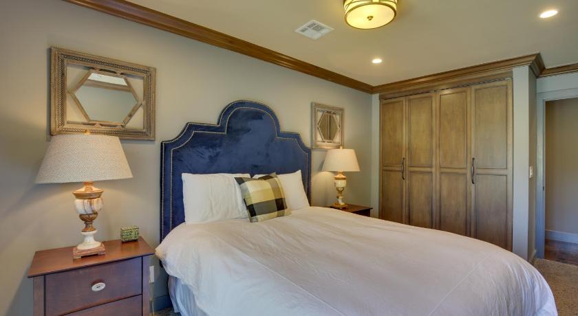 Vista Home with Private Pool and Expansive Views! photo
