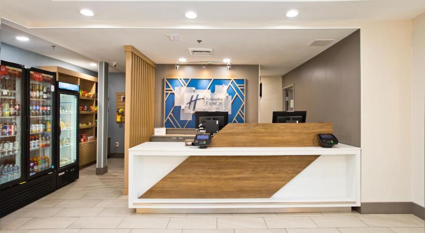 Holiday Inn Express Sacramento Cal Expo photo
